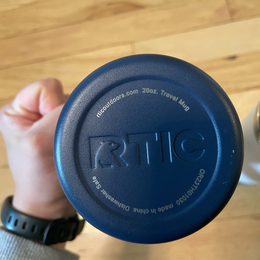 RTIC Blue and White Insulated Travel Mugs 20oz - Picture 4 of 5